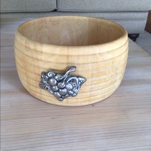 Large Wooden Salad Fruit Bowl Metal Grapes Motif Unique
